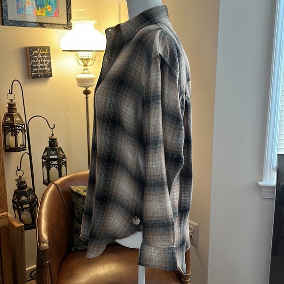 Gloria Vanderbilt plaid button down shirt - Picture 2 of 10